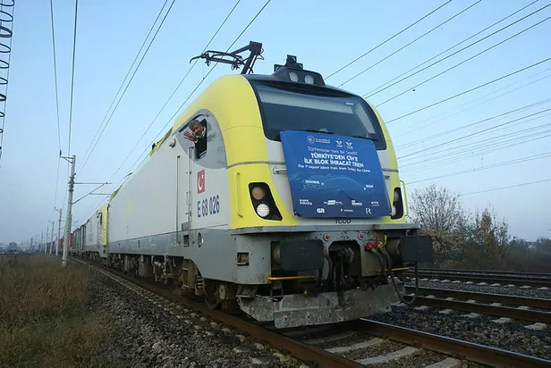 turkiyeden-cine-urun-tasiyan-ilk-ihracat-treni-ankaradan-gecti-1607288810314.jpg