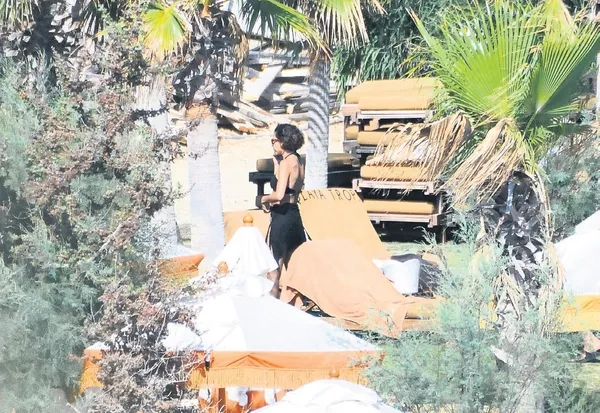 zeynep-bastik-ile-sevgili-ali-can-yildiz-ask-tazeledi-1693602492316.jpeg Zeynep Bastık ile sevgilisi Ali Can Yıldız aşk tazeledi! İkilinin romantik anları kameralara böyle yansıdı...-3