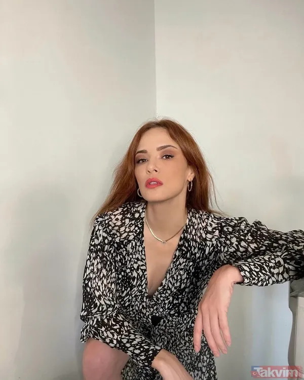 Mine Tugay ceketinin içine hiçbir şey giymeden paylaştı yeni yıl pozları olay oldu! ‘2021 yordun bizi’ diyen Mine yine çok konuşuldu - 2