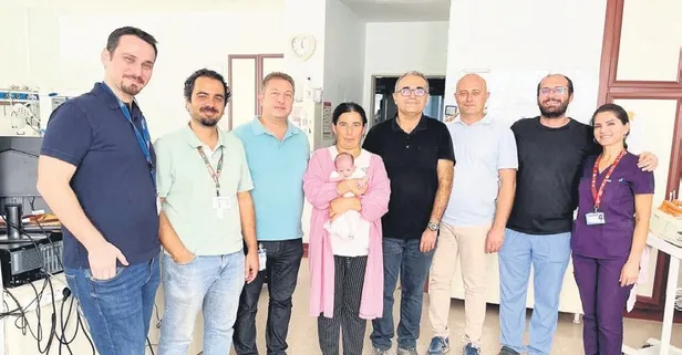 Minik yaşama tutundu...