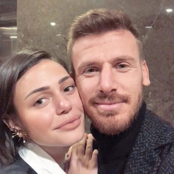 Serdar Aziz'in eşi Tuğçe Aziz sosyal medyadan ateş püskürdü-2