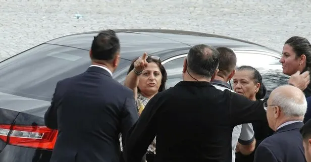 CHP’nin yeni Genel Başkanı Özgür Özel’e ilk protesto: Kılıçdaroğlu sana ekmek yedirdi