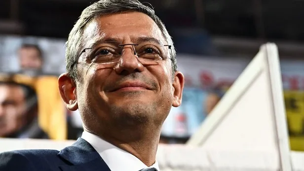 tavsan-kiyima-basladi-koltuguna-oturan-ozgur-ozel-kilicdarogluna-baris-bozkurtun-chpdeki-isine-son-verdi-1700408841247.jpeg Tavşan CHP'de kıyıma başladı! Özgür Özel, Kılıçdaroğlu'na yakın isimlerden biri olan Barış Bozkurt'un işine son verdi-6