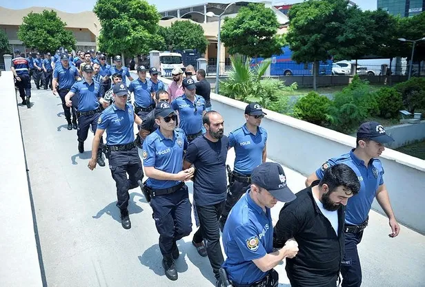 Son dakika: Terör örgütü DEAŞ'ın toprağa gömülü 5 deposu bulundu-1