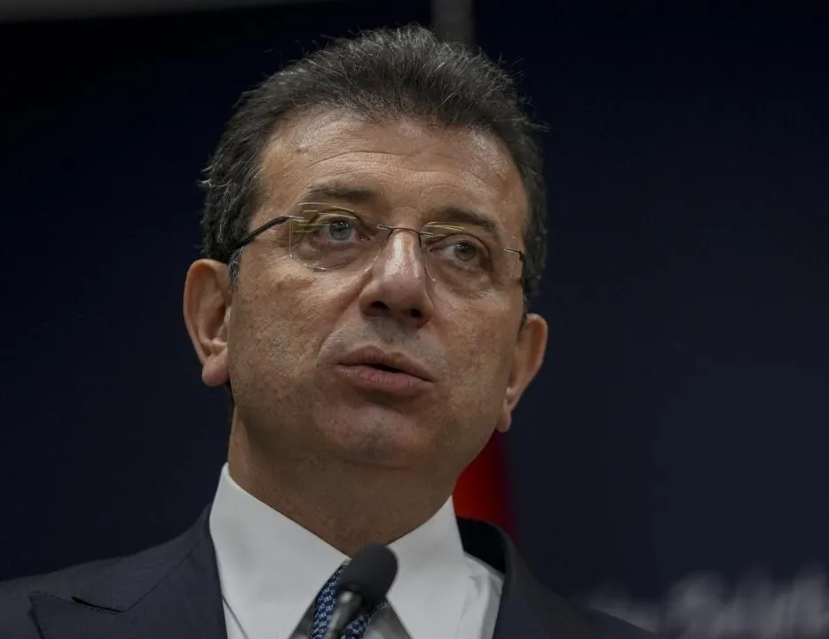 Önce böldü sonra koptu! Ekrem İmamoğlu CHP’den istifa etti... Yeni Parti’nin siyasi piyesteki rolünü Takvim yazmıştı