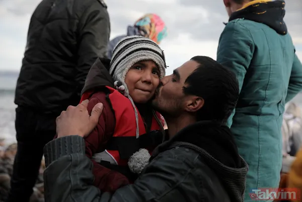Ajanslar son dakika olarak duyurdu: İşte Yunanistan'a ulaşan göçmen botları - 42