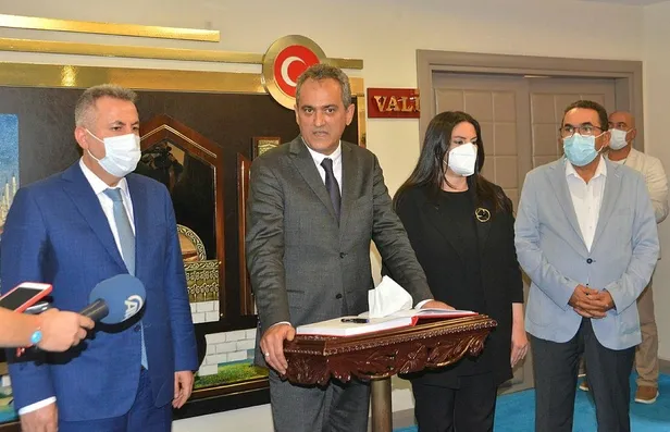 Bakan Özer yüz yüze eğitimin bir haftalık sürecini değerlendirdi! Covid-19 vakası nedeniyle kapatılan okul var mı?-2