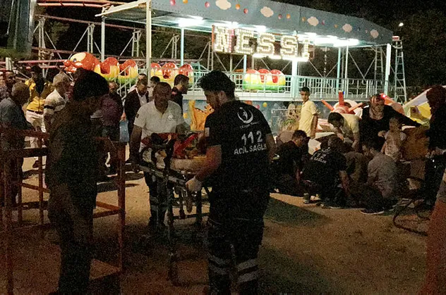 Lunaparkta dehşet anları: 2’si çocuk 4 kişi yaralandı