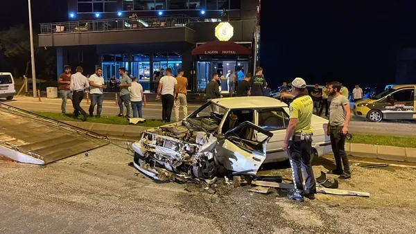 edirnede-trafik-kazasinda-2-kisi-yaralandi-1688268312809.jpg Edirne'de trafik kazasında 2 kişi yaralandı-2