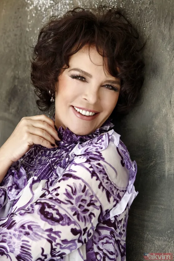 Yeşilçam efsanesi Hülya Koçyiğit’ten samimi açıklamalar: “Emine Erdoğan'a büyük saygı ve hayranlık duyuyorum” - 9