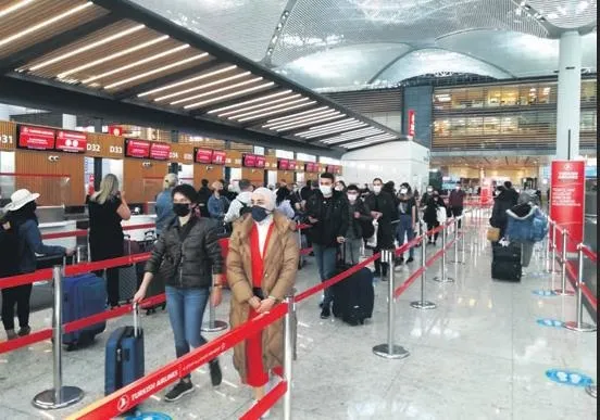 Türkiye 17 günlük kapanmaya giriyor: Otobüs-uçak biletleri adeta kapışıldı, fiyatlar da arttı-2