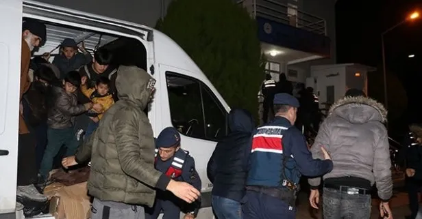 Durdurulan minibüste 21 düzensiz göçmen yakalandı