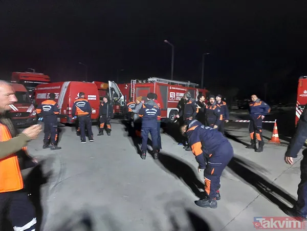 Hatay'da deprem! 6,4'lük sarsıntı sonrası büyük panik! İşte deprem sonrası yıkım anı - 28