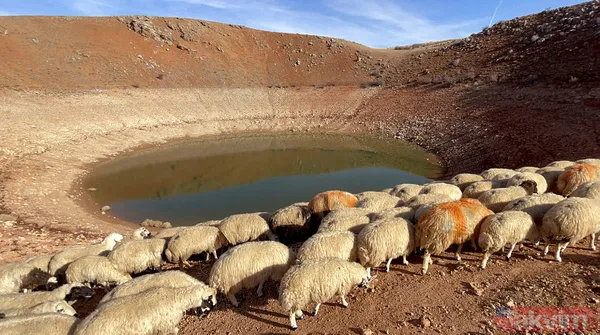 Keban Baraj Gölü'nde sular çekilince dev obruk ortaya çıktı! Meteor düşmesi sonucu oluştuğuna inanılıyor - 20