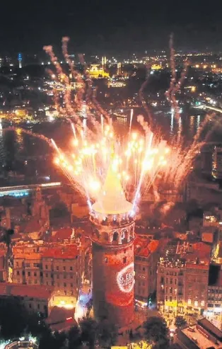 Galata Kulesi restorasyon çalışmalarının ardından açıldı