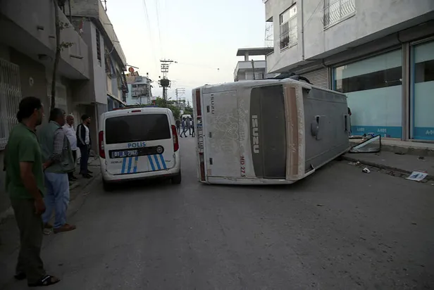 Adana'da tarım işçilerini taşıyan servis araçları çarpıştı: 12 yaralı-1