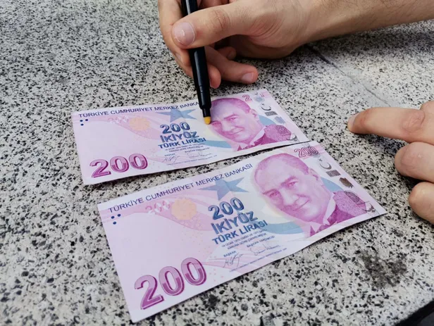 5-tl-deyip-gecenler-bin-pisman-bilmeden-cebinizde-servet-tasiyor-olabilirsiniz-elinizde-varsa-1601577075313.jpg 5 TL deyip geçenler bin pişman! Bilmeden cebinizde servet taşıyor olabilirsiniz! Elinizde varsa...-8