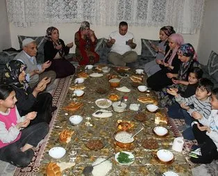 Türkiye’de ilk iftar Şemdinli’de yapıldı