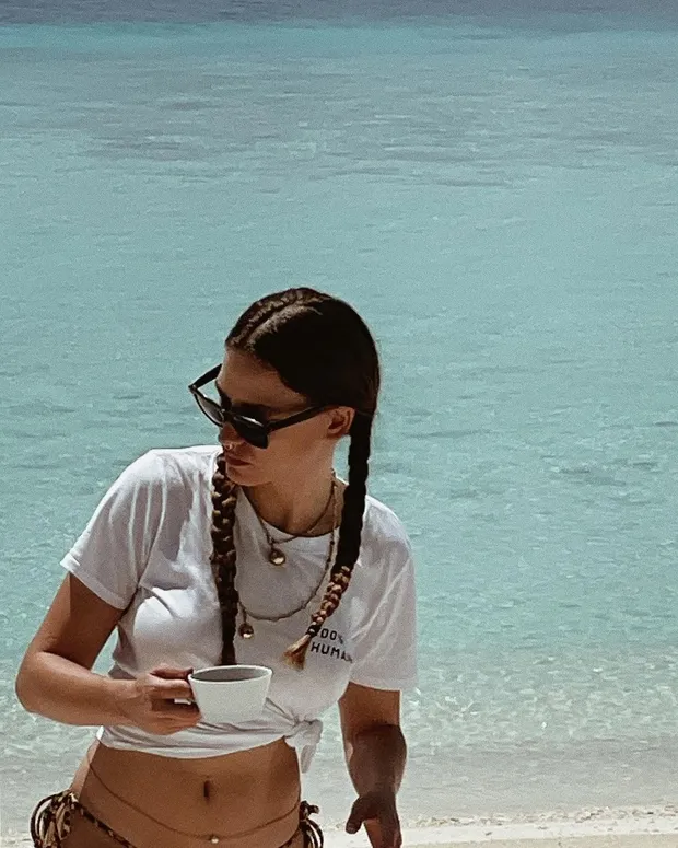 Serenay Sarıkaya Maldiv paylaşımlarıyla kışı yaza çevirdi! Serenay'ın bitmeyen tatilindeki semt oturuşu sonrası ortalık alev aldı-10