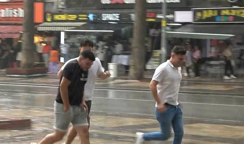 HAVA DURUMU | Meteoroloji yeni hava durumu haritasını yayınladı! Öğle saatlerine dikkat! İstanbul dahil birçok ilde yağış! | 5 Ağustos 2024 hava durumu-8