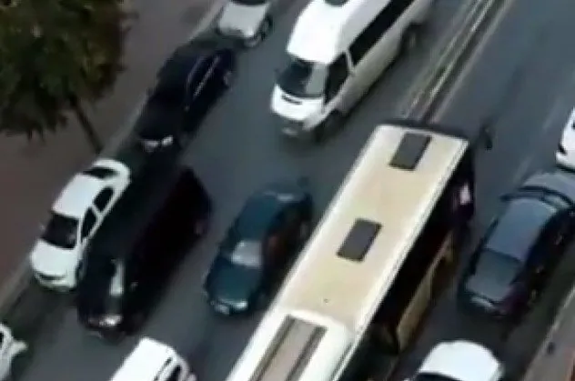 İETT'de son arıza vakası Sultangazi'de! Trafik felç oldu