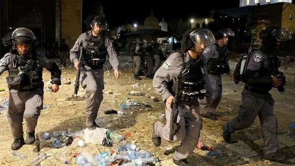 Katil İsrail’den Filistinlilere gerçek mermilerle saldırdı!