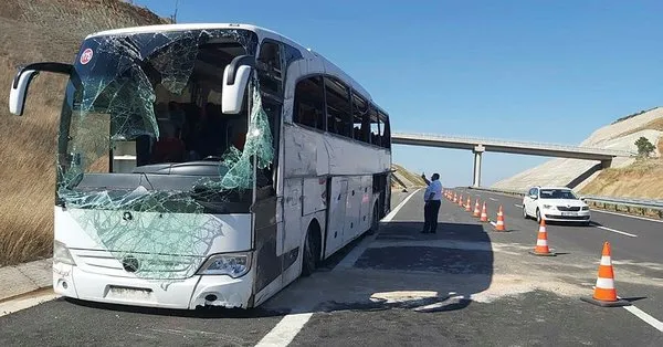 Balikesir De Yolcu Otobusu Devrildi 32 Kisi Yaralandi Takvim