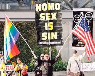 ’Eşcinseller öldürülsün’