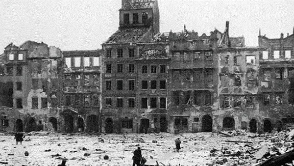 Polonya, Almanya'dan 850 milyar dolar tazminat talep ediyor-1