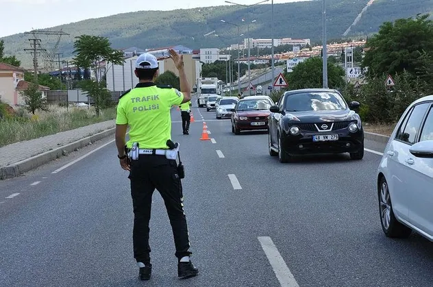 Polisten 81 ilde hız denetimi