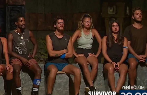 survivorda-takimlar-degisti-survivor-yeni-takimlar-nasil-survivor-kirmizi-ve-mavi-takim-kadrosu-1620242241760.jpg Survivor'da takımlar değişti! Survivor yeni takımlar nasıl? Survivor kırmızı ve mavi takım kadrosu!-2