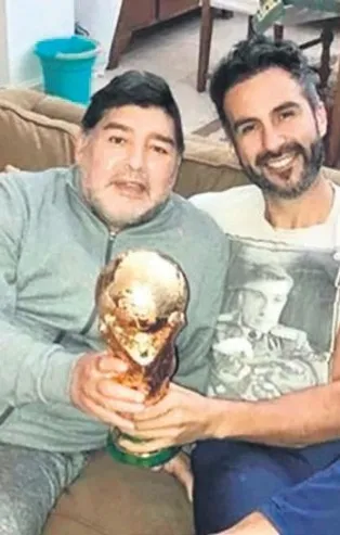 Diego Maradona'nın ölümünde cinayet şüphesi! Doktorunun evine ve ofisine baskın düzenlendi