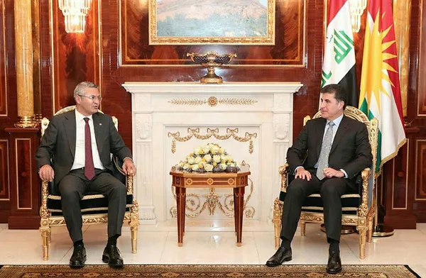 barzani-ailesinin-ayagina-giden-chp-yonetimi-bolucu-teror-orgutu-pkkdan-mesaj-mi-iletti-1630999559048.jpg