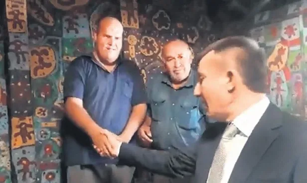 CHP lideri Kemal Kılıçdaroğlu yalana doymuyor! Engelli ressam üzerinden yaptığı algı video ile çürütüldü-5