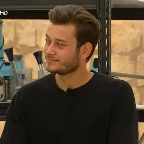 Masterchef Emre eşiyle ilgili gerçeği açıkladı! Hakkındaki her şey ayyuka çıktı sır gibi saklıyordu! TV 8'i ifşa eden Emre Büber...-5