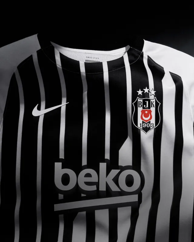 Beşiktaş'ın yeni 2026-2027 formaları satışa çıktı-5