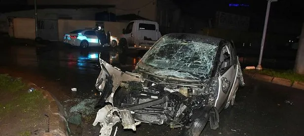 Korkunç kaza! Araç hurdaya döndü yaralılar var