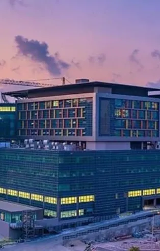 Son dakika: Okmeydanı Eğitim ve Araştırma Hastanesi karantina günlerinde yeni binasına kavuştu