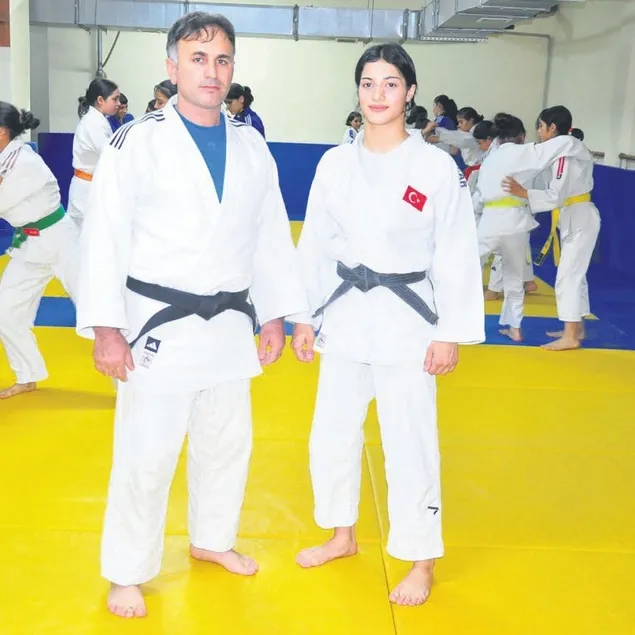 Kavgadan şampiyon çıktı