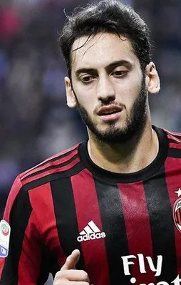 Hakan Çalhanoğlu resmen açıkladı