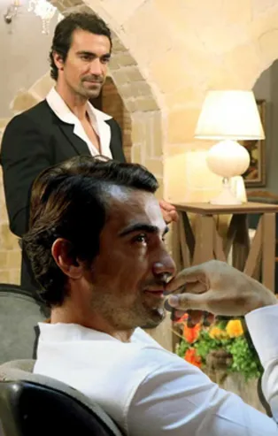 İbrahim Çelikkol Bir Zamanlar Çukurova'ya çok yakıştı! Gizemli yabancı Hakan Gümüşoğlu ile Züleyha arasında tozu dumana katacak olay