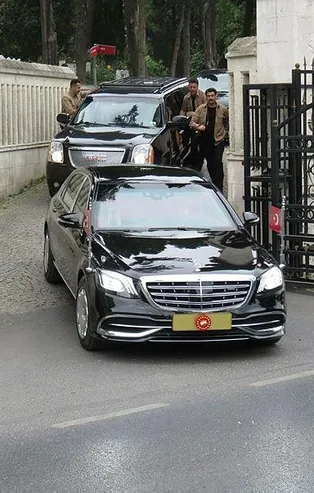 Başkan Erdoğan, annesi Tenzile ve babası Ahmet Erdoğan'ın mezarlarını ziyaret etti