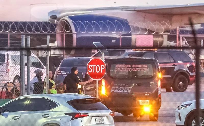 ABD'de korkunç kaza! Uçak lastiği değişim sırasında patladı: Ölü ve yaralılar var-3