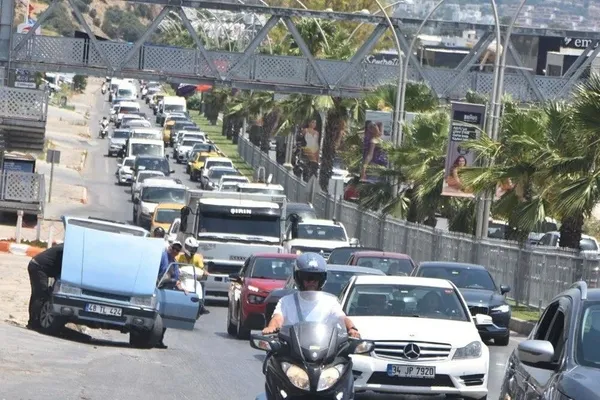 bodrumda-bayram-bereketi-en-yogun-gunleri-bayram-nufusu-1-milyona-asti-1688058881768.jpeg Bodrum'da bayram bereketi! Nüfus1 milyona ulaştı...-5