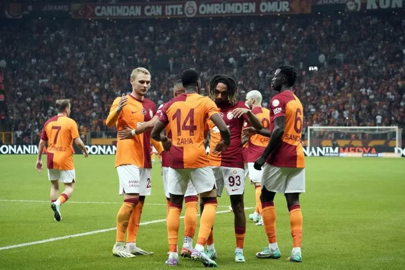 GALATASARAY HABERİ - Davinson Sanchez Manchester United maçında oynayabilecek mi? İşte yanıtı - 1