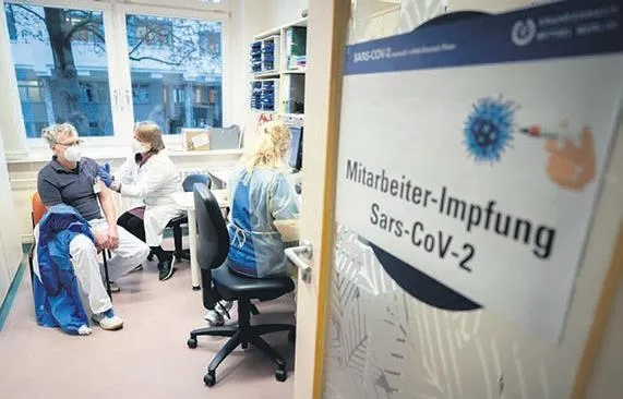 Başkan Recep Tayyip Erdoğan Çin’den gelen Coronavac aşısını yaptırdı! Siyasi liderleri kampanyaya çağırdı-14