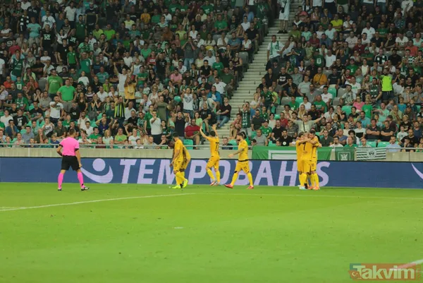 Malatyasporlu futbolcu Fabien Farnolle'e Slovenya'da ırkçı saldırı! - 28