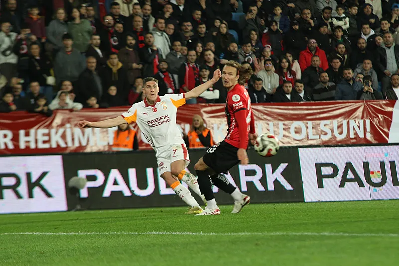 Okan Buruk'tan dev derbi rotasyonu! Kupa 11'ini belirledi - 4