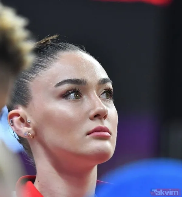 2 metre sananlar yanıldı! Ünlü voleybolcu Zehra Güneş’in boyunu duyan kulaklarına inanamadı! Zehra'nın boyu... - 2