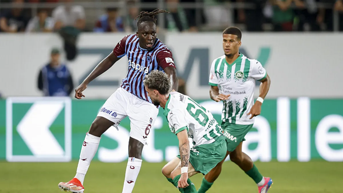UEFA'dan Trabzonspor'a ertelemeli ceza!